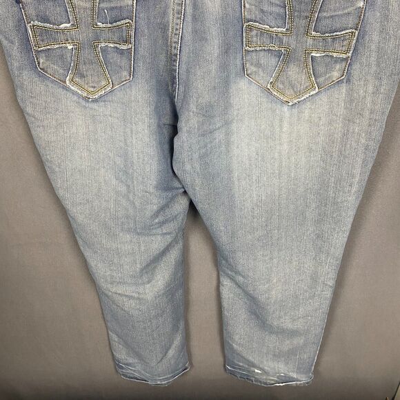 Royal Blue Jeans Mens 48X28 Relaxed Fit Blue Denim Light Wash Distressed - Picture 2 of 13